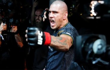 Алекс Перейра иска битка с Том Аспинал в UFC 304: Готов съм!