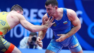 Семен Новиков ще се бори за бронза на световното по борба