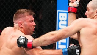 Дю Плесис реагира на новината, че Дана Уайт дава победата на Стрикланд в UFC 297