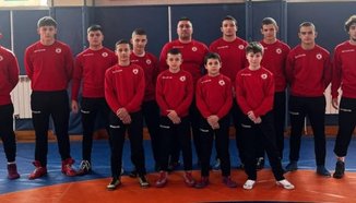 Младите борци на ЦСКА на турнир и лагер във Франция