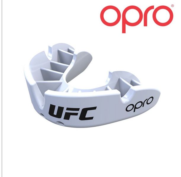 Протектор за уста ЗА ВЪЗРАСТЕН - UFC OPRO - White